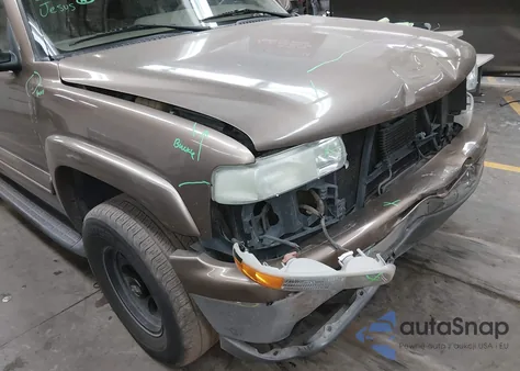 2004 Chevrolet Tahoe Lt z USA, uszkodzony, nr VIN 1GNEC13Z44R201177